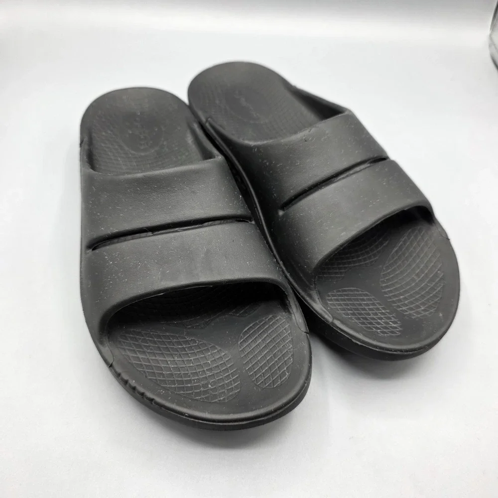 OOFOS OOAHH Sandals Womens 9 Black Recovery Slides Comfort Cushion Shoes Mens‎ 7